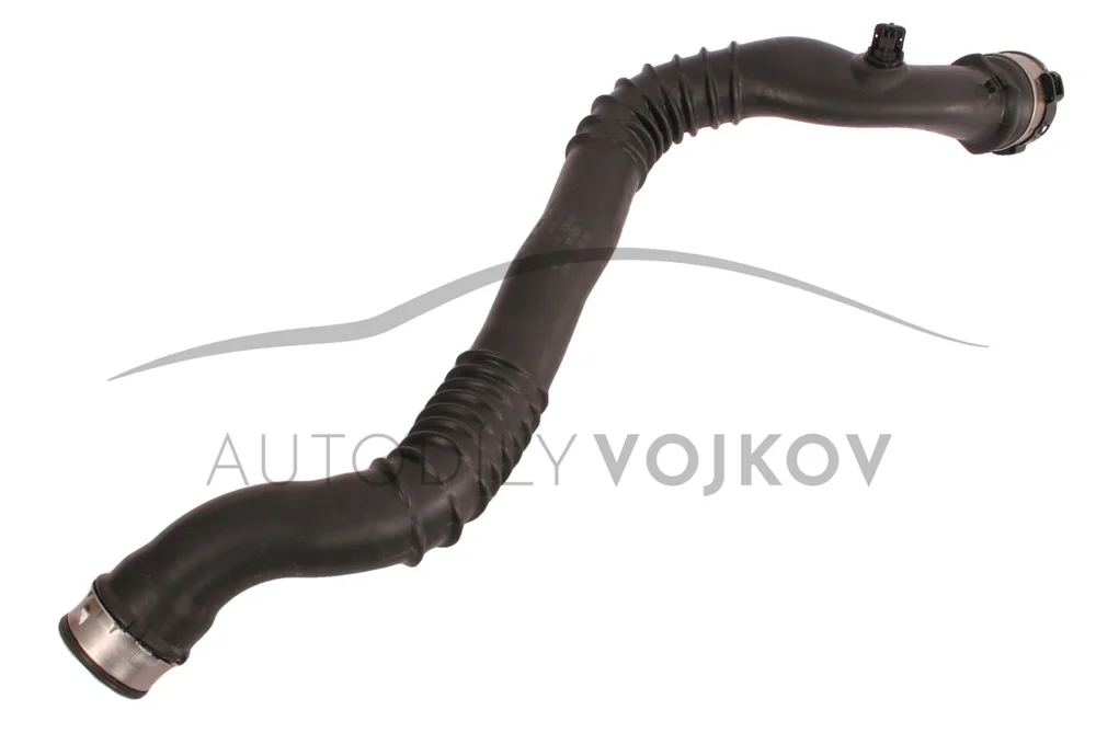 Trubka plnícího vzduchu do sání motoru v:69476